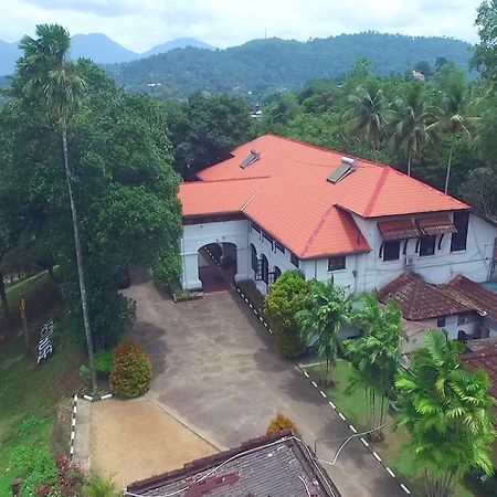 Ratnapura Rest House Hotel Kültér fotó